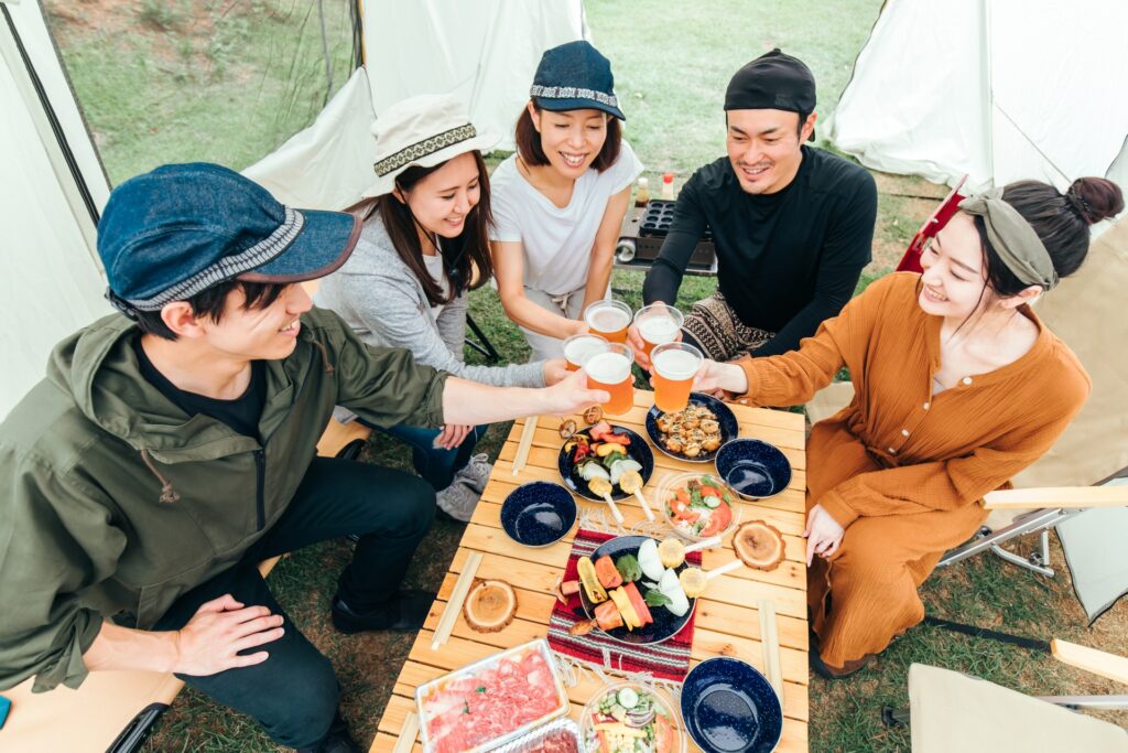 仲間と集まって日帰りキャンプ