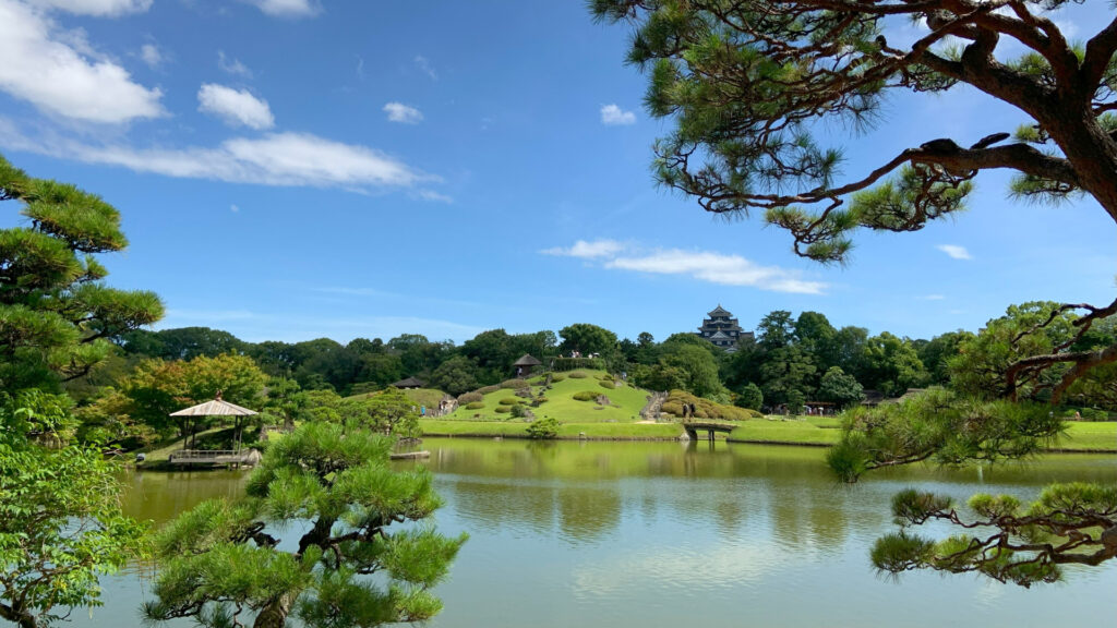 後楽園：岡山観光1日モデルコース｜岡山城・後楽園・吉備津神社と温泉を楽しむ旅